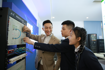 教學研發顯實力——新華互聯網科技五大專業特色學院之信息技術研發學院亮點解析